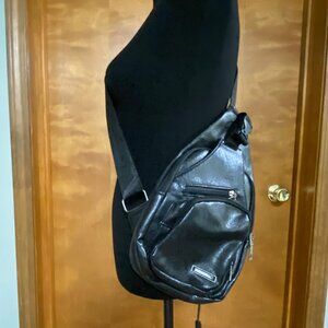 USB Charging Sling Backpack Purse Adjustable Strap Multiple Zipper Pockets Black